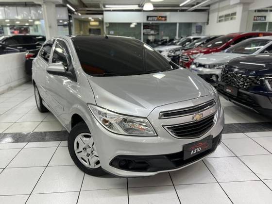 CHEVROLET ONIX 1.0 MPFI LT 8V FLEX 4P MANUAL CHEVROLET ONIX 1.0 MPFI LT 8V FLEX 4P MANUAL